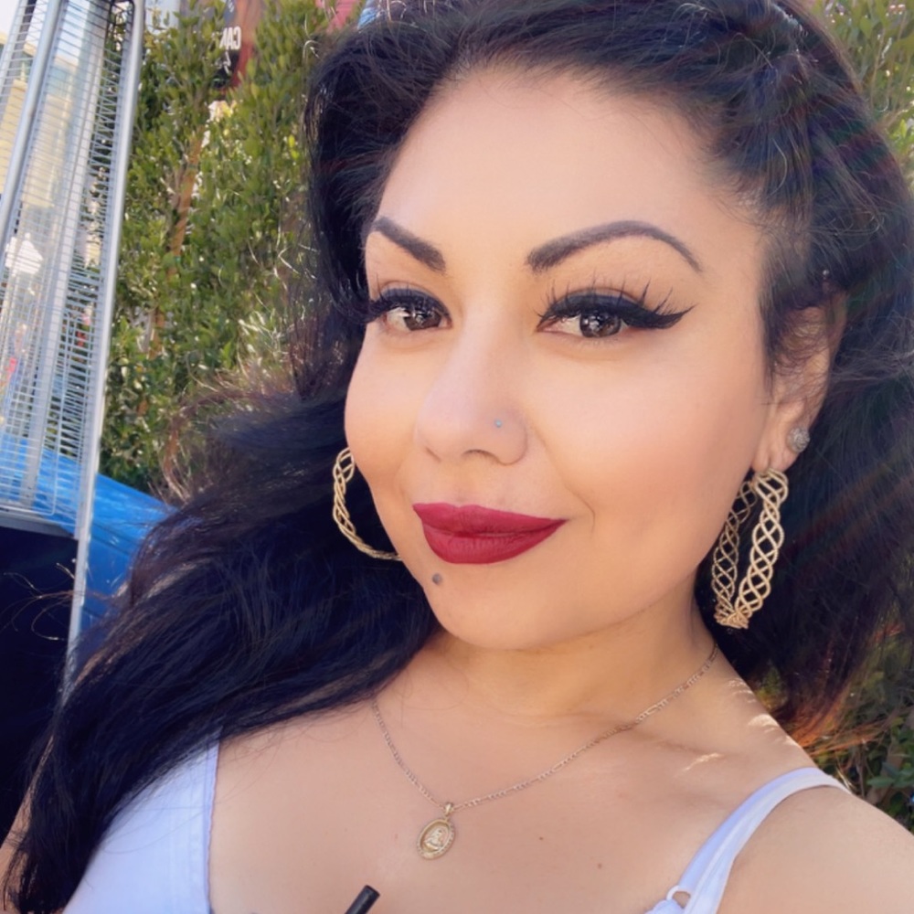 Meet your Posher, Elizabeth